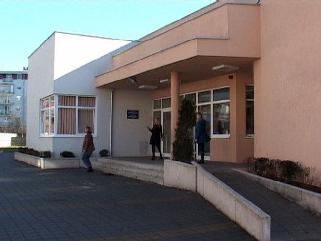 Prevaranti varaju građane Prijedora prodajući bedževe sa logom JU Centar "Sunce"