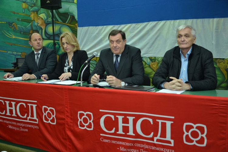 Prijedor: Dodik sa predstavnicima gradskih i opštinskih odbora SNSD-a (VIDEO)