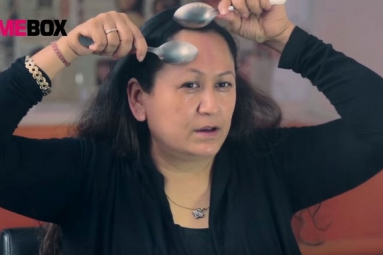Podmladite se pomoću kašika: Masaža za lice bez bora (VIDEO)