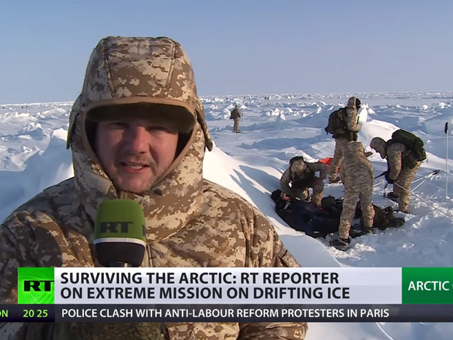 Ruski vojnici se "zagrijavali" u ledenoj vodi (VIDEO)