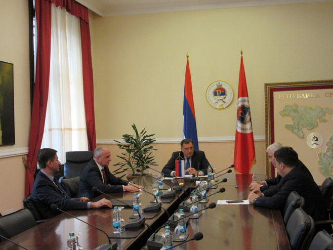 Dodik sa predstavnicima parlamentarnih stranaka, pres konferencija uživo na RTRS