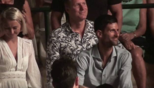 Pogledajte kako je Sil reagovao kad je vidio Novaka Đokovića na svom koncertu (VIDEO)