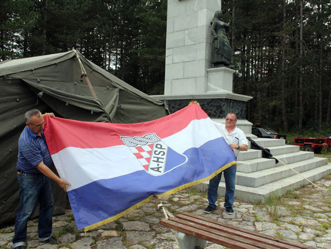 Hrvatski MUP: Uklonićemo šatore u Srbu najkasnije do sutra
