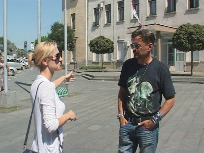 Glumac Željko Dimić Džek, posjetio rodnu Dubicu (VIDEO)