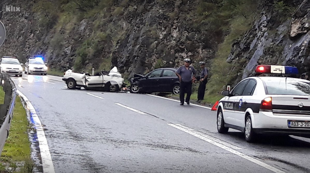 Jedna osoba smrtno stradala u teškoj saobraćajnoj nesreći kod Jablanice
