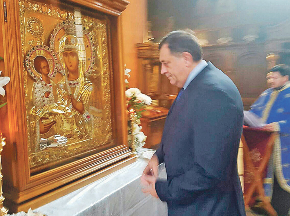 Dodik se molio pred čudotvornom ikonom!