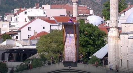 ZADRŽITE DAH Poslušajte kako zvuči Šantićeva “Emina" sa Starog mosta u Mostaru...
