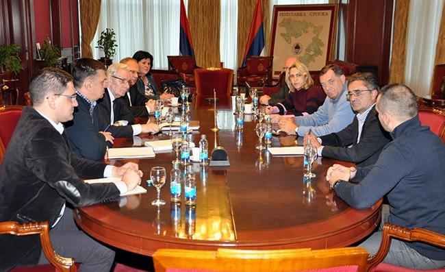 Sastanak u Vladi RS: Dodik i Cvijanovićeva razgovarali sa ministrima