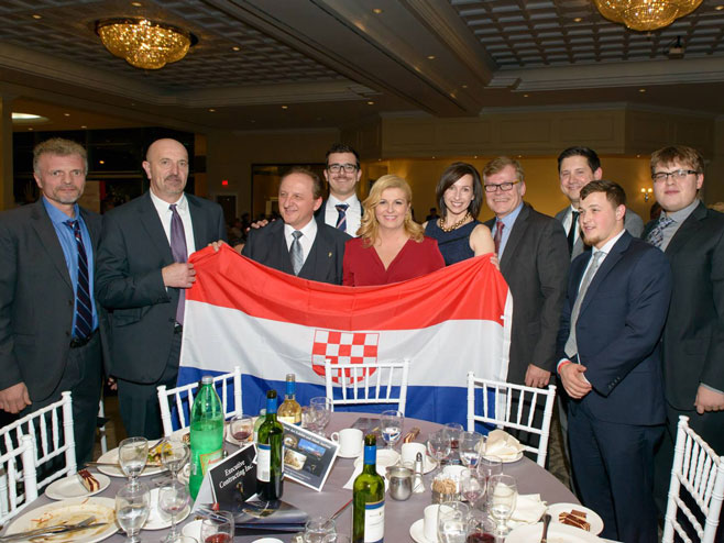 Objavljena fotografija Kitarovićeve sa ustaškom zastavom