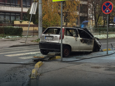 Automobil se zapalio u toku vožnje