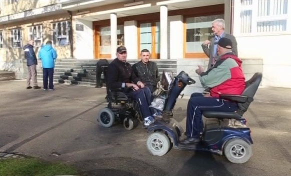 Prijedor: Ratni vojni invalidi po prava došli pred Gradsku upravu