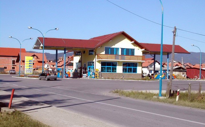 Prijedor: Maskirani razbojnik opljačkao benzinsku pumpu