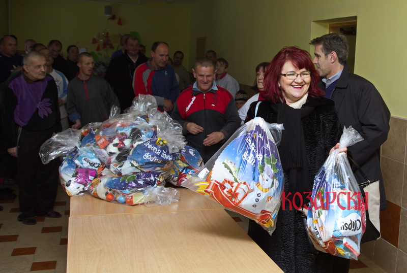 Prijedorski "Merhamet" podijelio 534 paketića djeci sa posebnim potrebama (VIDEO)