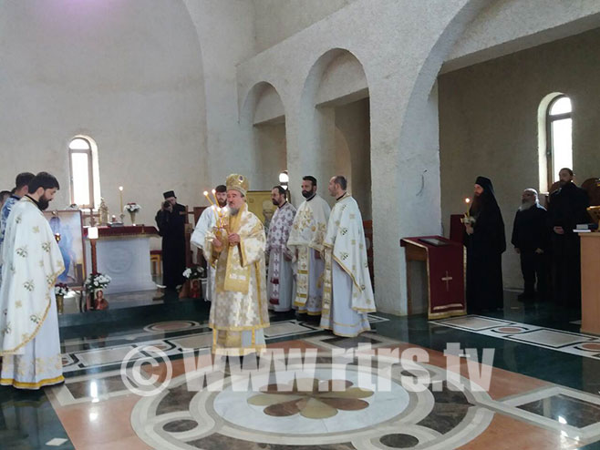 Episkop bihačko-petrovački Atanasije služio liturgiju u manastiru Klisina