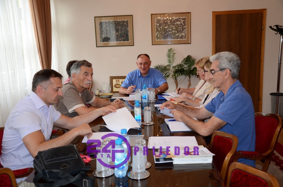 Na likovnoj koloniji "Sreten Stojanović" osam umjetnika iz Beograda