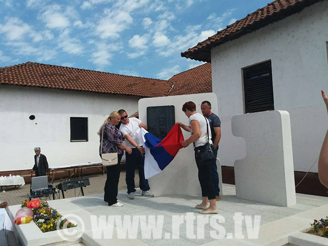 U Donjim Orlovcima kod Prijedora otkriven spomenik poginulim borcima VRS (FOTO)