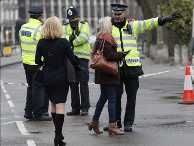 Novi napad u Londonu, jedan mrtav, deset povrijeđenih (VIDEO)