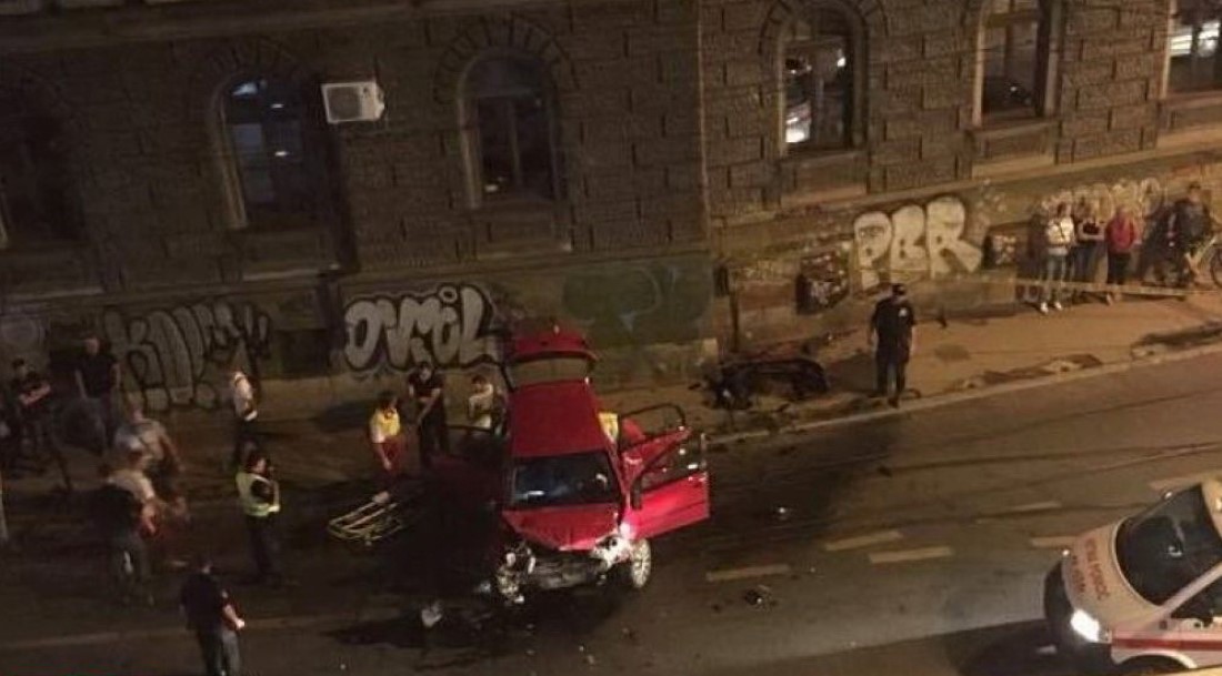 Težak udes u Sarajevu: Zabio se golfom u zid, tri osobe povrijeđene