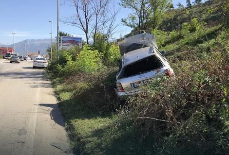 Nesreća u Mostaru: “Audi” sleteo s puta, povređene dve osobe