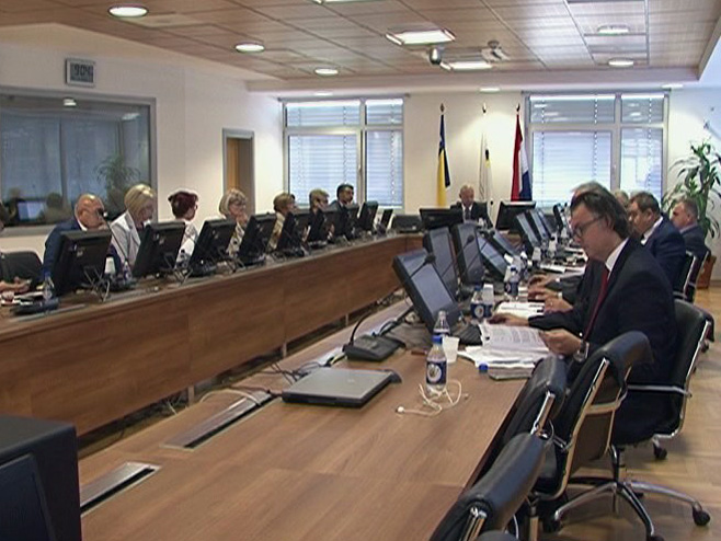 SDA i nekoliko ambasada sprečavaju istragu o ratnoj prošlosti sudija i tužilaca u BiH? (VIDEO)