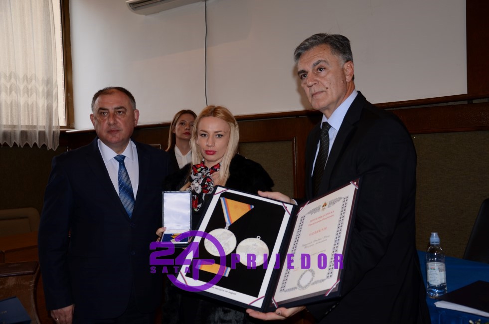 Posthumna odlikovanja za porodice 22 borca Prijedora i Novog Grada (FOTO)