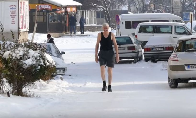 Blaško ne osjeća zimu, na minus 14 šeta obučen kao da je ljeto VIDEO