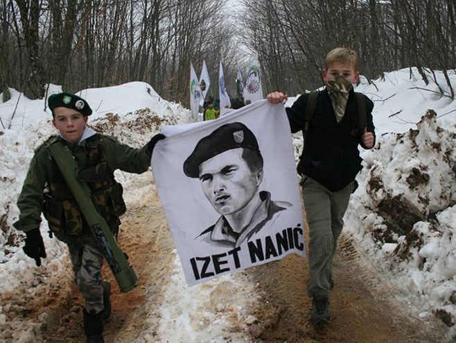 Djeca u uniformama na godišnjici ofanzive Petog korpusa (VIDEO)