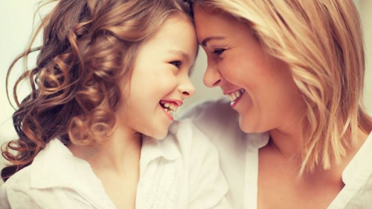 Šta mame tačno misle kad kćerima govore da budu oprezne?