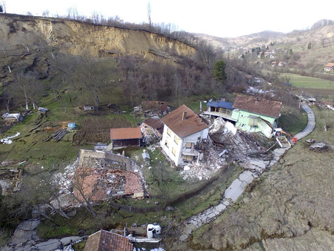 Poplava i odroni uništavaju kuće kod Hrvatske Kostajnice (VIDEO)