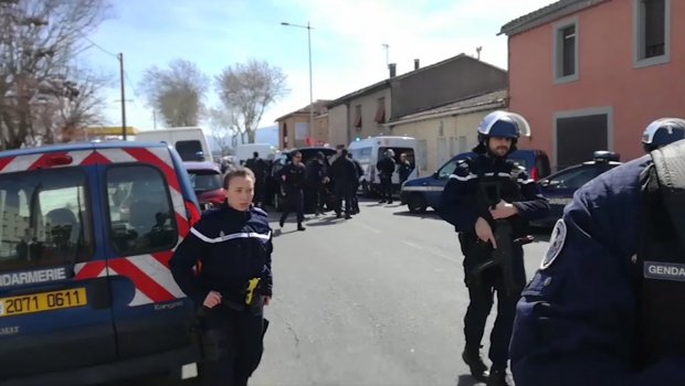 Preminuo policajac ranjen u talačkoj krizi u Francuskoj: Njegov poslednji herojski gest slomiće najtvrđa srca