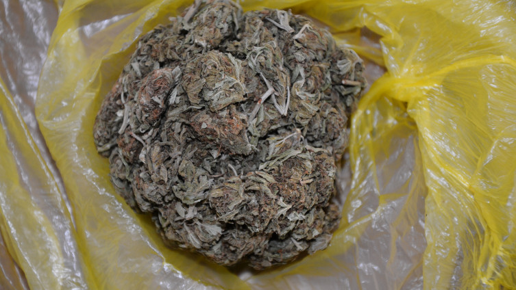 Kod vozača Chevroleta pronađeno oko 35 grama marihuane