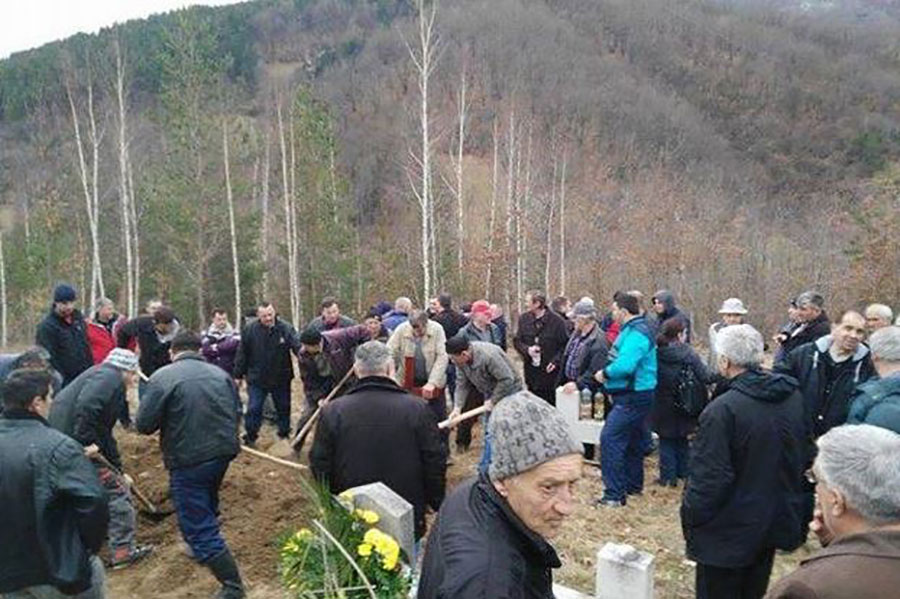 Nisu zaboravili njegova HUMANA DJELA: Bošnjaci sahranili komšiju pravoslavca koji NIJE IMAO PORODICU
