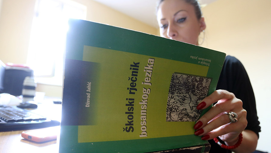 POLITIČKO-LINGVISTIČKE ZAVRZLAME Bošnjaci žele PRIZNAVANJE „bosanskog jezika“