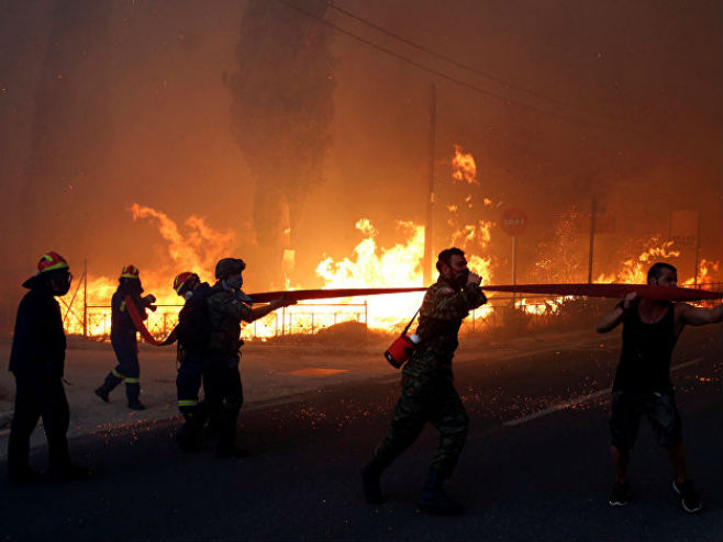 Najmanje 50 mrtvih u požarima u Grčkoj (FOTO/VIDEO)