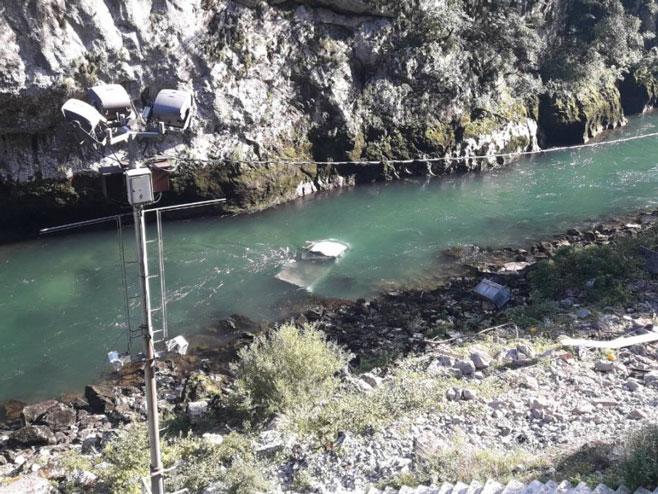 Radnici sletjeli u rijeku Vrbas, jedan poginuo