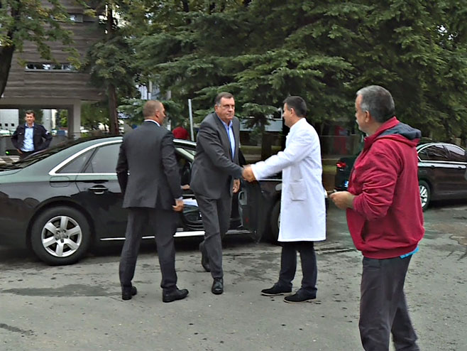 Predsjednik Srpske i direktor UKC RS posjetili Vladimira Kovačevića (VIDEO)