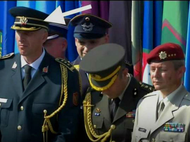 Oficir Vojske Crne Gore na proslavi "Oluje" u Kninu
