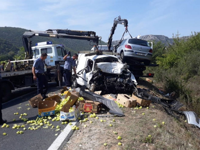 Mostar: Dvije osobe poginule u teškoj saobraćajnoj nesreći