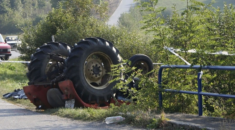 U sudaru sa “fordom” poginuo traktorista