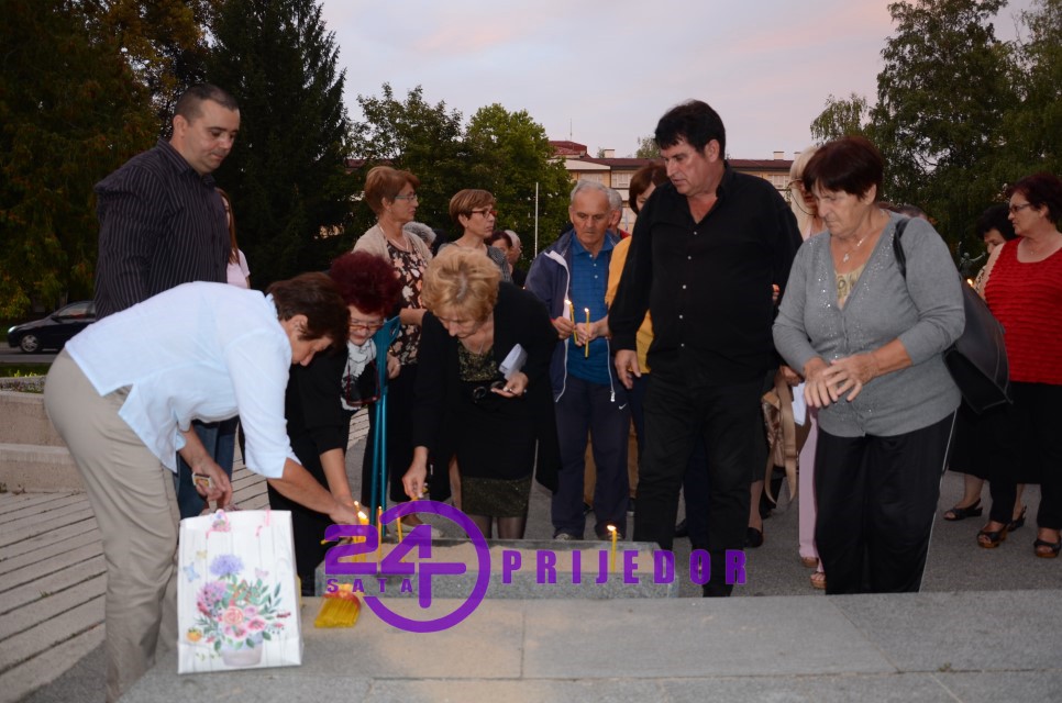 Odata počast borcima poginulim u odbrambeno-otadžbinskom ratu (FOTO)