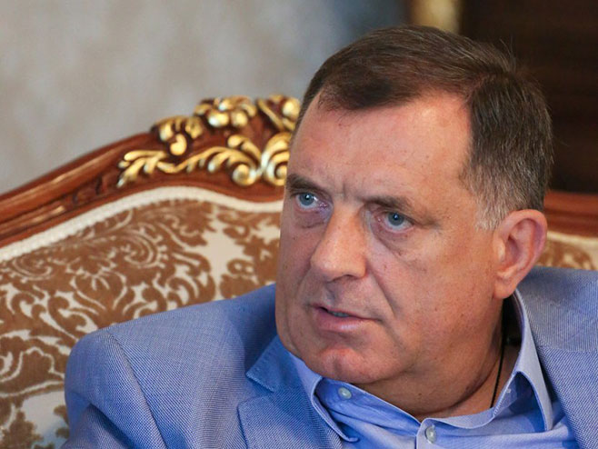 Dodik: Situacija ide ka razlazu BiH čim se Incko bavi Srebrenicom