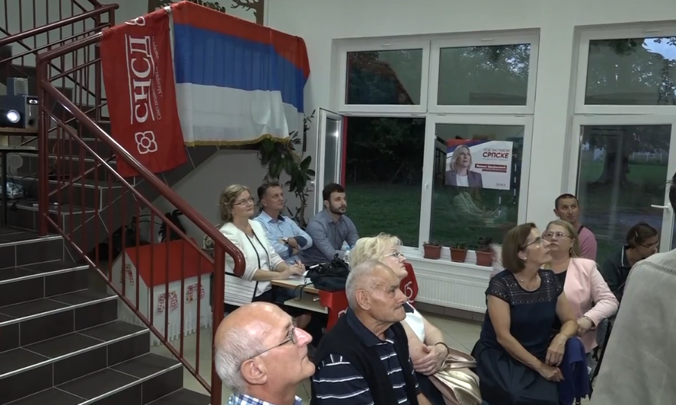 Predizborna tribina SNSD-a u Gornjim Orlovcima - Kolektivno ispred ličnog (VIDEO)