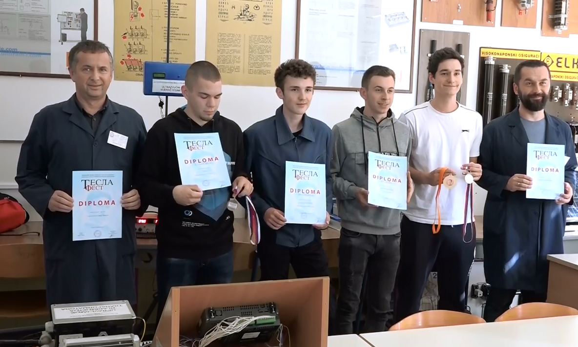 Brojna priznanja za učenike Elektrotehničke škole na "Tesla festu" u Novom Sadu (VIDEO)