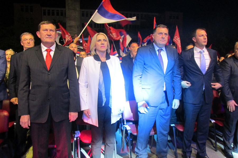 Dodik zapjevao na mitingu u Bijeljini (VIDEO)