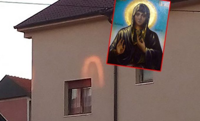 Na fasadi kuće se prikazao lik Svete Petke FOTO