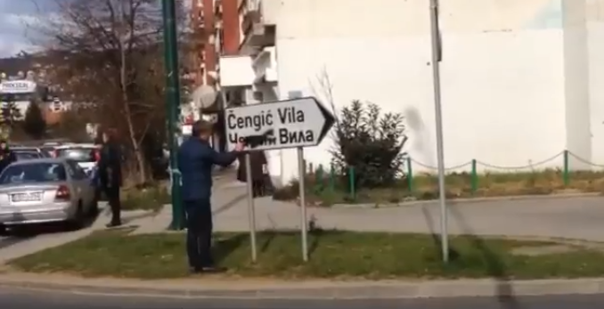 Elvir Bucalo očistio znak na kojem je bio prefarban ćirilični natpis (VIDEO)