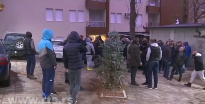 U Kosovskoj Mitrovici uhapšena četvorica Srba, vanredna sjednica Vlade Srbije (VIDEO)