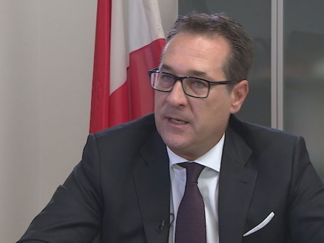 Štrahe: Carine su bezobrazluk, Kosovo da povuče odluku