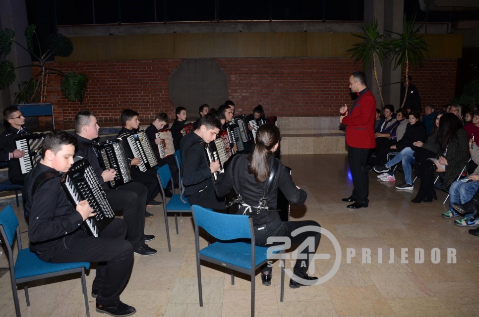 "Veče harmonike" učenika Muzičke škole "Savo Balaban" (FOTO i VIDEO)