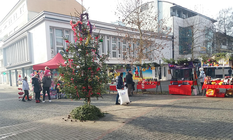 Na Malom gradskom trgu u Prijedoru počela “Novogodišnja bajka”